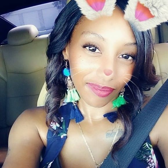 Meet your Posher, Jnola - Picture 1 of 1